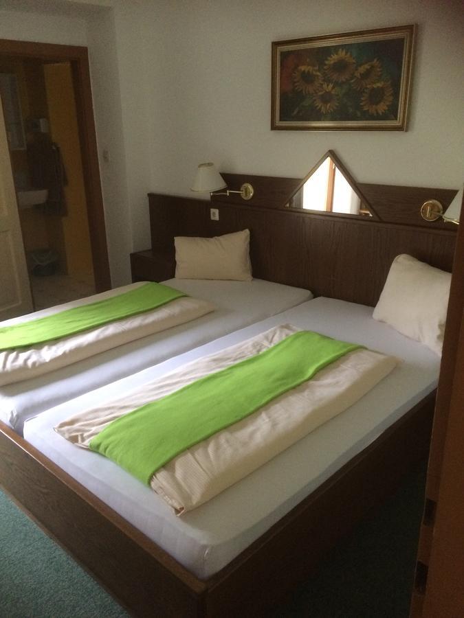 Hotel Jerolitsch Krumpendorf Exteriör bild
